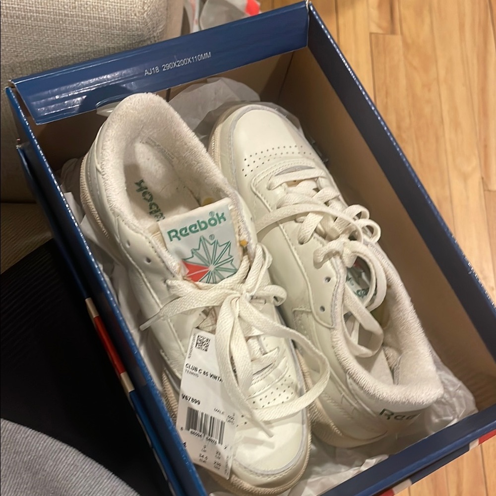 Reebok White Sneakers Low-Top Casual